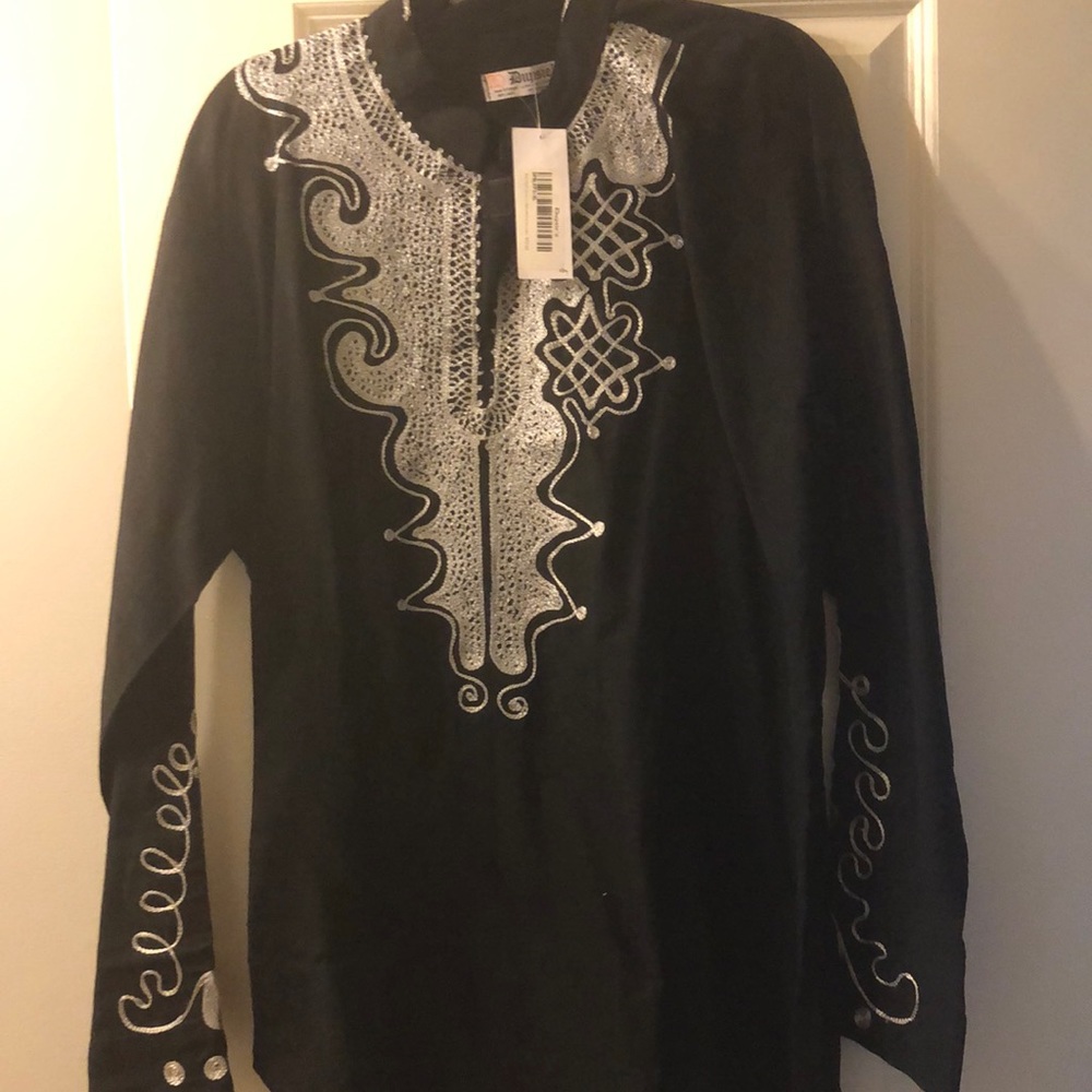 Men’s African Dashik with elaborate silver embroidery. Made in Senegal.